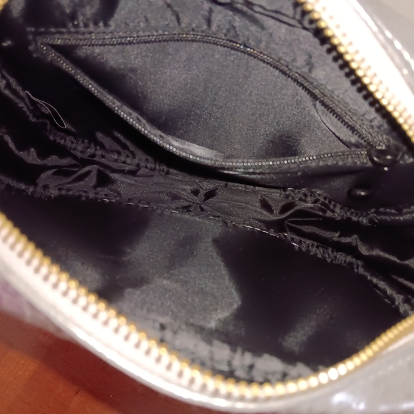 Victoria's Secret Purse Metallic Silver Gold Chain Strap Tassel Faux Leather - Picture 4 of 11